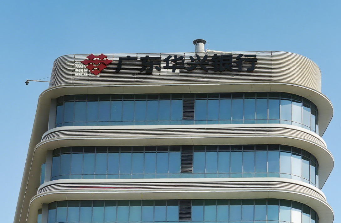 十大幕墙发光字厂家-20年幕墙发光字工厂-高空发光字广告牌一站式方案落地服务商